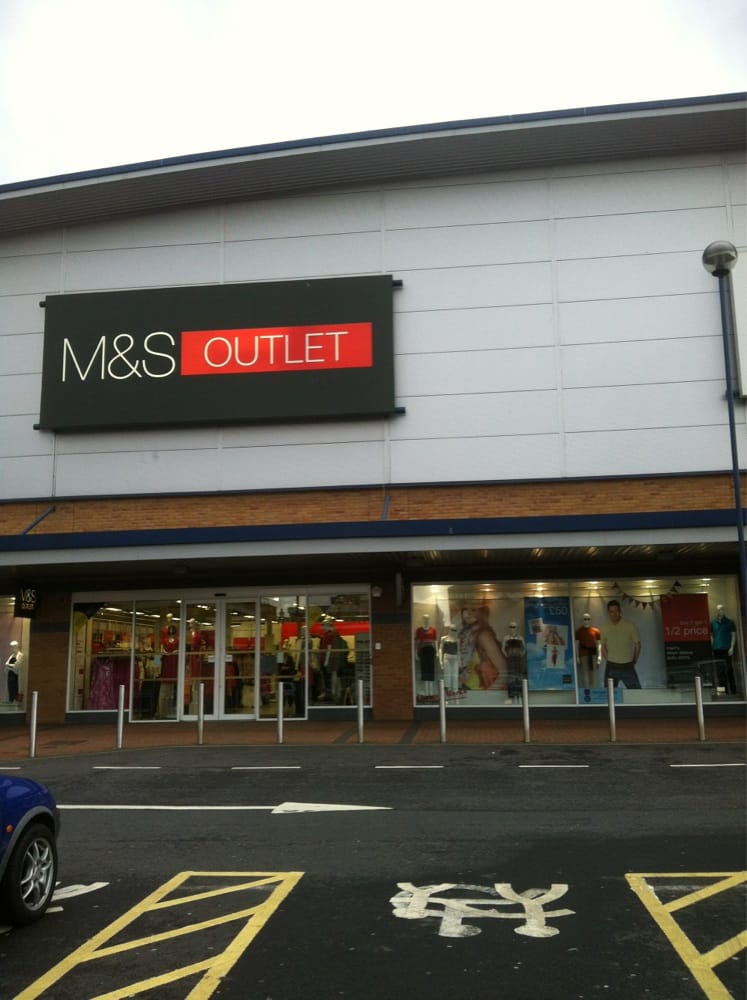 M&S Outlet, Astle Retail Park, West Bromwich – Discount