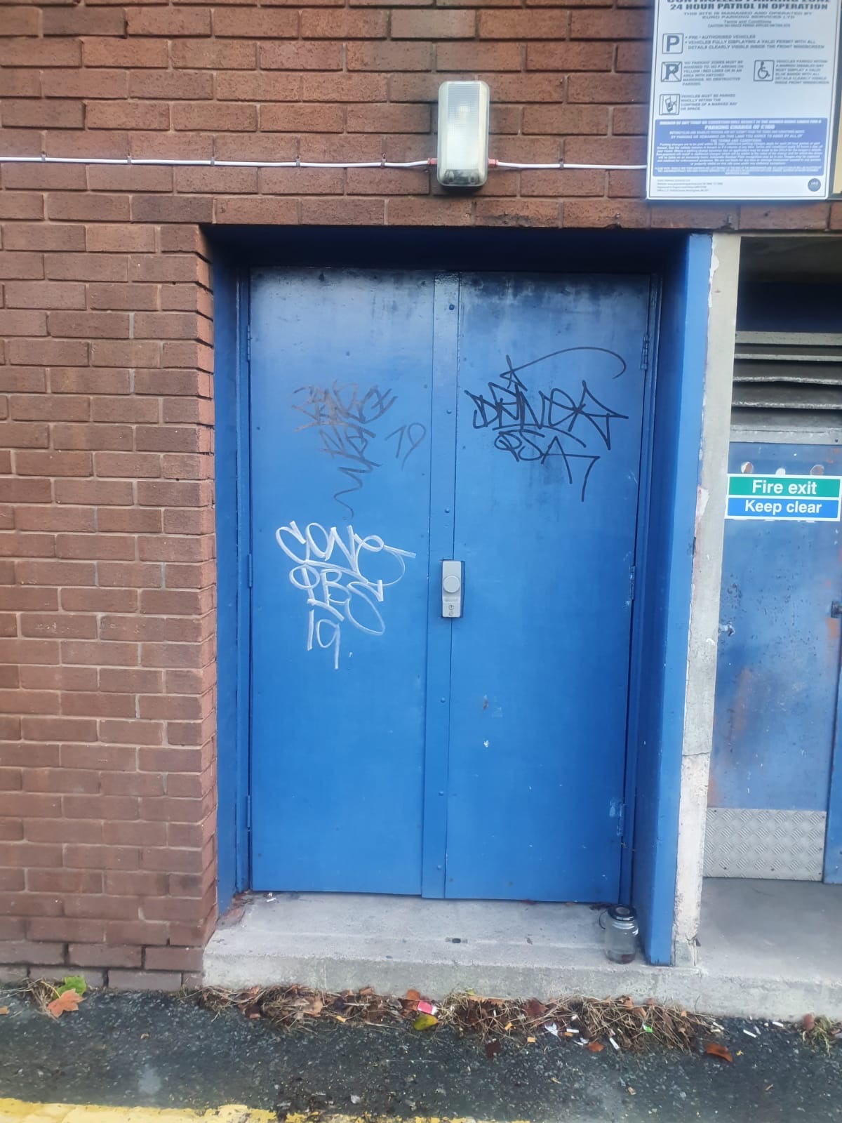 Grafitti Removal – Kings Square Cinema