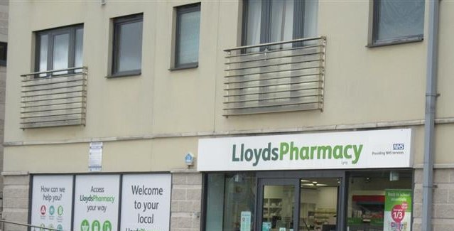 Walk in COVID Booster jabs available at Lloyds Pharmacy